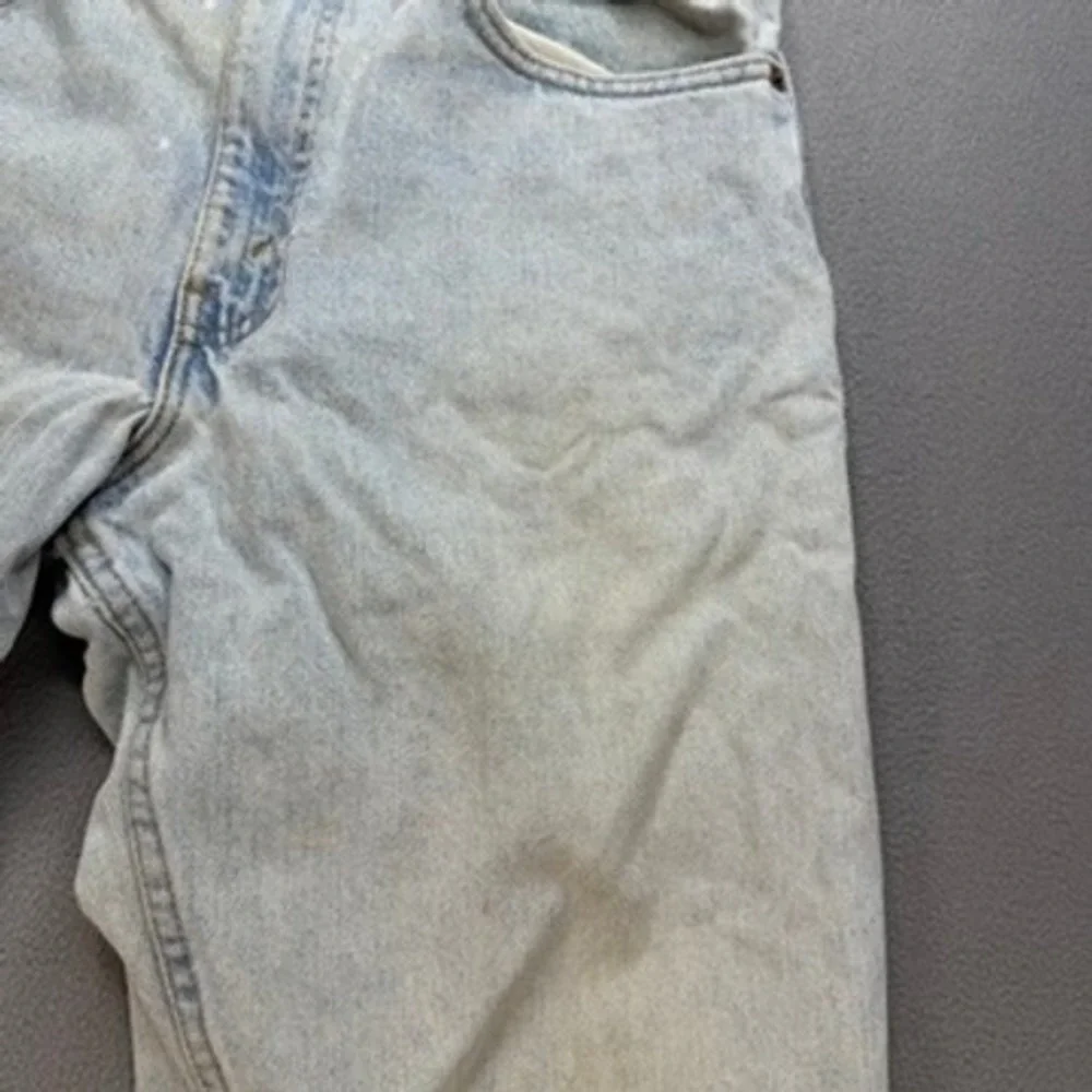 VTG Levis 550 Jeans Relaxed Fit Tapered Leg 32x32 Distressed Denim 90s‎ USA Made